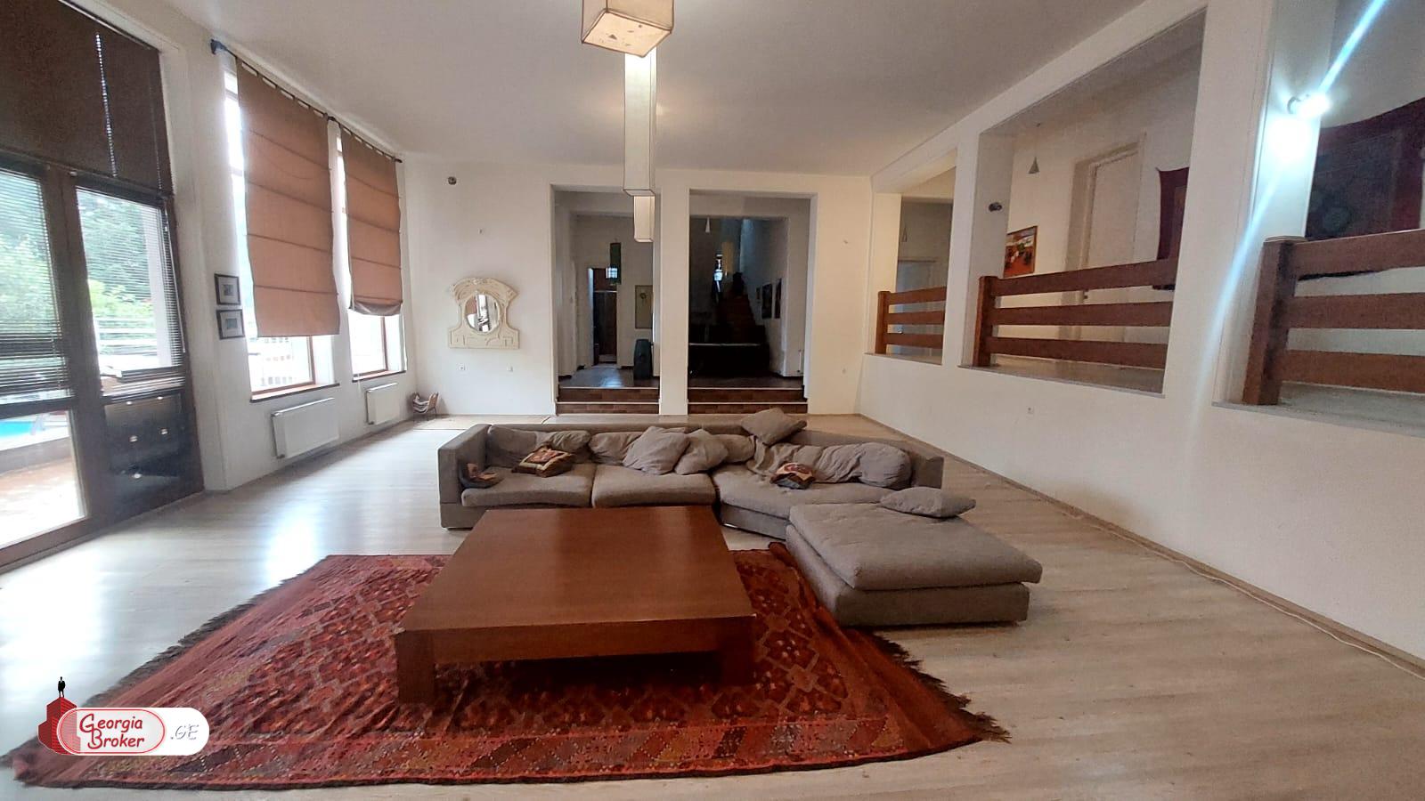 nearly repaired 9-room house for sale